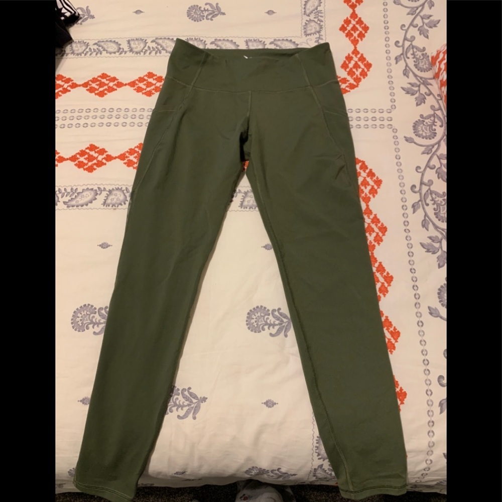 Old Navy Active Go Dry leggings size Medium